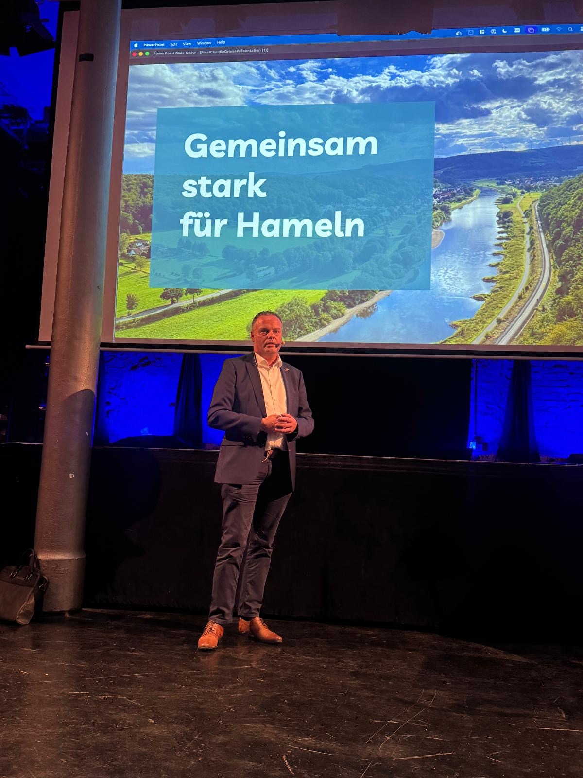 Oberbrgermeister und Kandidat Claudio Griese